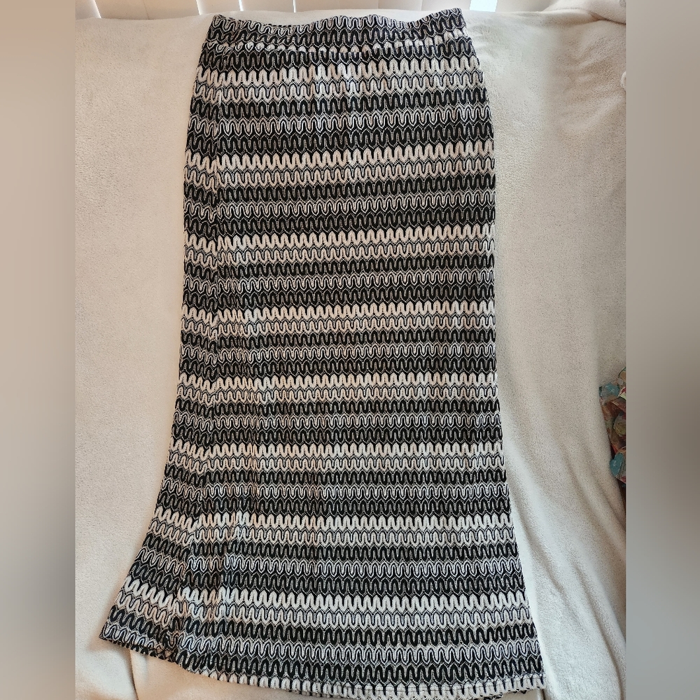 Black and White Lace Skirt